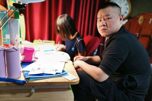 Nghiên cứu của Stanford: Tại sao càng khen con 'thông minh', đứa trẻ càng dễ thất bại trong tương lai?