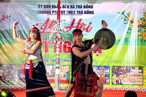 Giữ lửa di sản Tết Ngã rạ trong trường học vùng cao