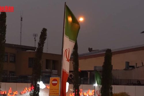 Nhiều nước nâng mức cảnh báo, đóng cửa cơ quan ngoại giao tại Iran