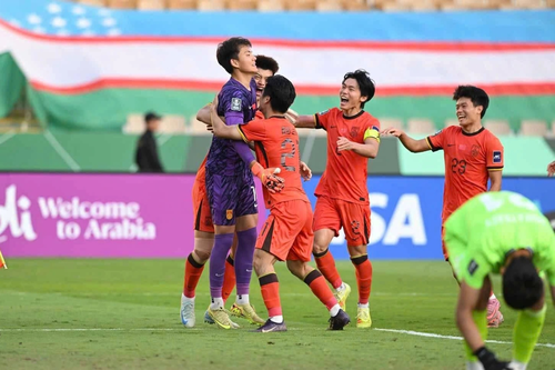 'Vạn Lý Trường Thành di động' thách thức U23 Việt Nam là ai?