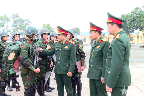 Bộ CHQS tỉnh Hưng Yên kiểm tra sẵn sàng chiến đấu bảo vệ Đại hội XIV của Đảng