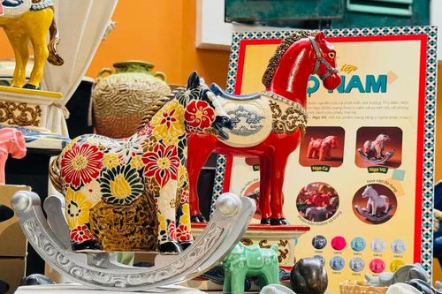 Độc đáo bộ sưu tập ngựa gốm '3 thế hệ'