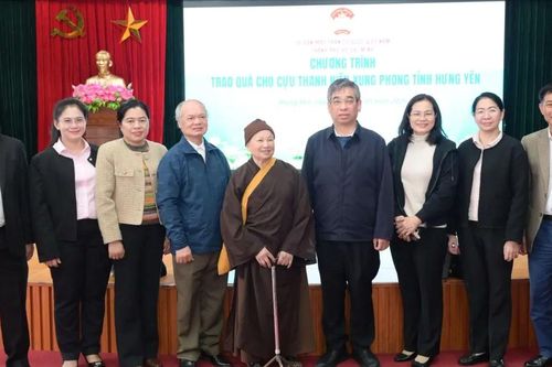 Lãnh đạo TPHCM thăm hỏi cựu thanh niên xung phong bị nhiễm chất độc da cam