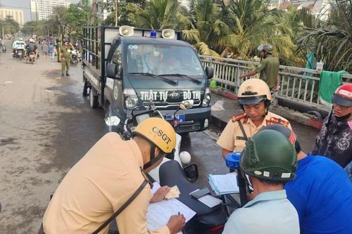 Người lấn chiếm vỉa hè hết cơ hội đối phó cảnh sát giao thông