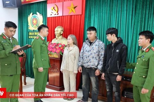 Bắt giữ 3 đối tượng mua bán, ép 2 thiếu nữ làm nhân viên quán hát