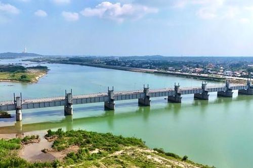Đập dâng sông Trà Khúc gần 1.500 tỷ đồng hối hả thi công nước rút, nỗ lực thông xe trước Tết 2026