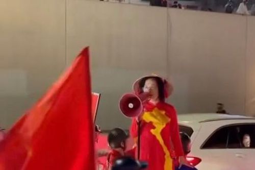 Hô 'Đua xe nhé, công an ngủ hết rồi,...', người phụ nữ được mời lên phường