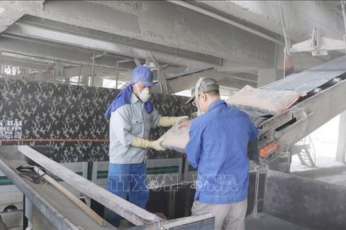Cú hích 'xanh hóa' sản xuất vật liệu xây dựng