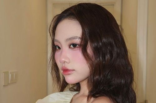 Hai chiếc váy khoe dáng của Phương Mỹ Chi