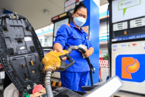 Giá xăng dầu hôm nay 18/1: Tăng nhẹ