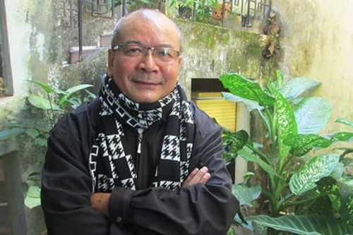 Nhà thơ Văn Công Hùng - Vẫn rong chơi trên mọi nẻo đường