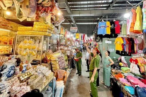 Kiểm tra, tuyên truyền phòng cháy chợ truyền thống tại phường Tam Hiệp
