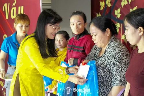 Nhiều hoạt động chăm lo tết cho đoàn viên, người lao động