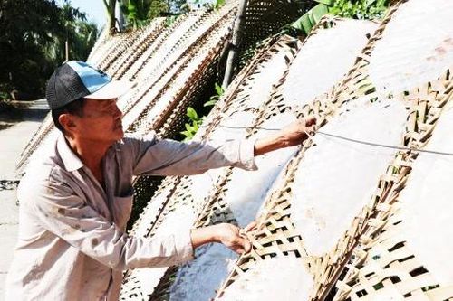 Thơm ngon bánh tráng Hậu Thành, bánh phồng sữa Cái Bè