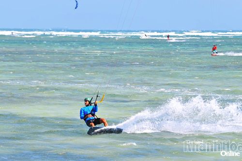 Công an Khánh Hòa đảm bảo an toàn, an ninh Giải lướt ván diều quốc tế Mỹ Hòa - Khánh Hòa 2026