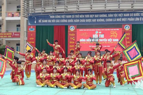 Trường THPT Chuyên Thái Nguyên tổ chức Hội thi đồng diễn võ cổ truyền Việt Nam