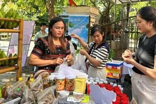 Đưa nông sản địa phương đến gần người tiêu dùng