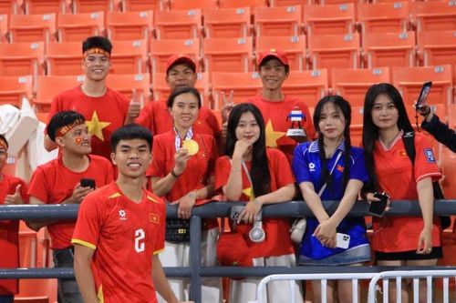 Phía sau bàn thắng xé lưới U23 UAE của 'ngòi nổ' U23 Việt Nam: 3 năm mẹ ở trọ, rửa bát thuê nuôi giấc mơ cho con