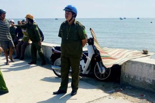 Điều tra vụ người đàn ông tử vong trên kè biển