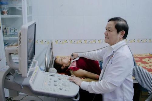 Gần 500 người dân xã Vân Tụ được sàng lọc ung thư, cấp phát thuốc miễn phí