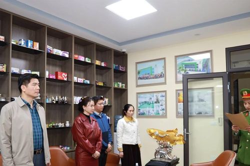 Bóc gỡ đường dây sản xuất, buôn bán thực phẩm chức năng giả cực lớn