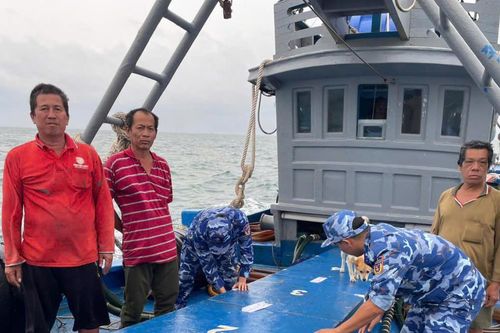 Cảnh sát biển bắt tàu chở 50.000 lít dầu DO trái phép gần bãi cạn Cà Mau
