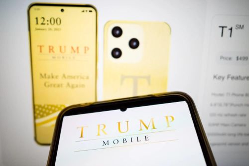 Trump Mobile lại gây xôn xao