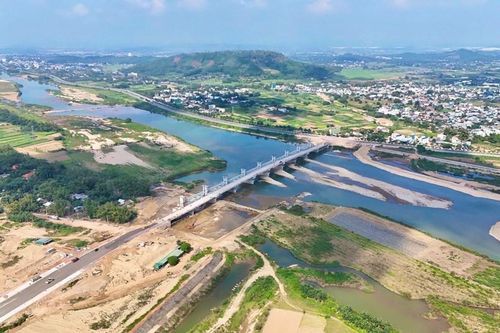 Đập dâng hạ lưu sông Trà Khúc, điểm nhấn cảnh quan đô thị ở Quảng Ngãi