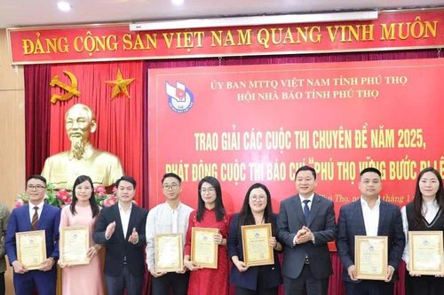 Hội Nhà báo tỉnh Phú Thọ trao giải báo chí và phát động cuộc thi viết báo