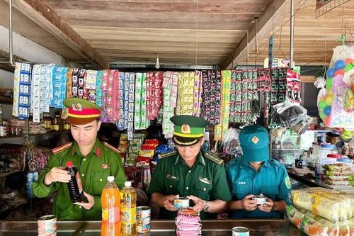 Xã cửa ngõ biên giới phía Đà Nẵng quyết liệt đấu tranh với hàng giả, hàng kém chất lượng