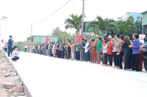 Gia Lai: Đưa vào sử dụng 22 tuyến đường 'Ý Đảng lòng dân'
