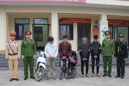 Xử phạt nhóm thanh thiếu niên lạng lách, đánh võng, bốc đầu xe ở Lào Cai