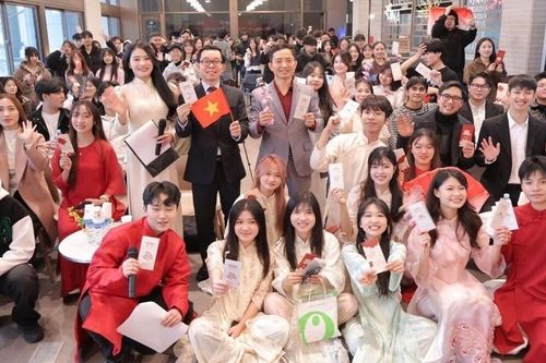 Người Việt tại Chungnam (Hàn Quốc) đón Tết cổ truyền, chào mừng Đại hội XIV của Đảng