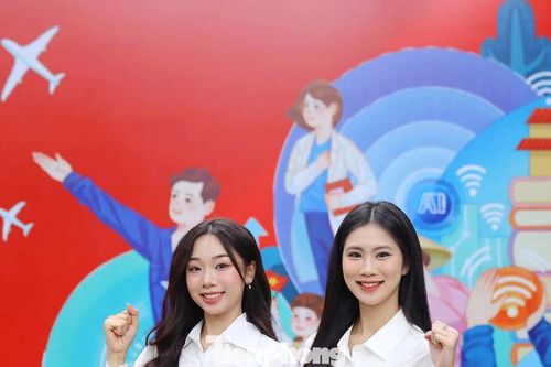 Nghệ sĩ trẻ, người đẹp Việt Nam lan tỏa thông điệp 'Tuổi trẻ Việt Nam tự hào, vững tin theo Đảng'