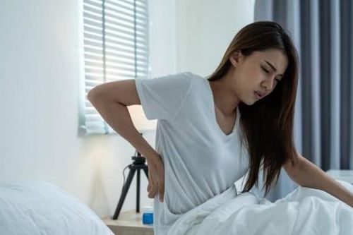 Đau lưng kéo dài nhiều tháng: Vì sao càng chữa càng không khỏi?