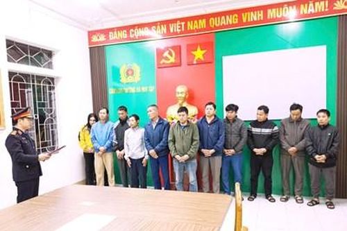 Đánh liêng sát phạt ăn tiền, 11 đối tượng bị khởi tố