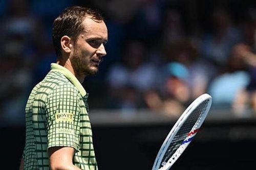 Daniil Medvedev nhọc nhằn vượt qua Jesper De Jong tại vòng 1 Australian Open