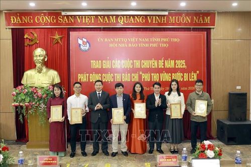 Trao 58 giải báo chí chuyên đề và phát động cuộc thi 'Phú Thọ vững bước đi lên'