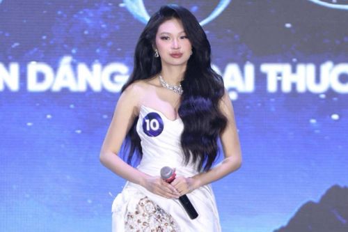 Cô gái sinh năm 2004 đăng quang tại cuộc thi Duyên Dáng Ngoại Thương