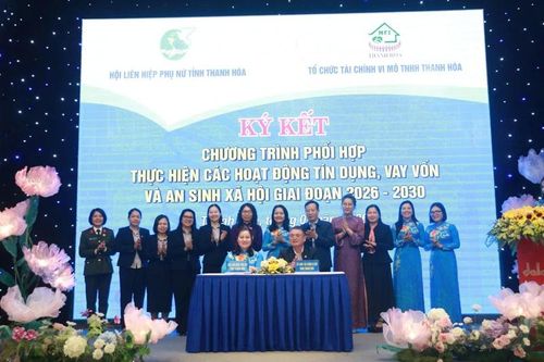 Cái 'bắt tay' vì sự tiến bộ phụ nữ