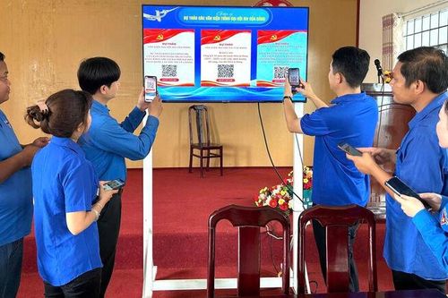 Người trẻ 'phủ xanh' mạng xã hội