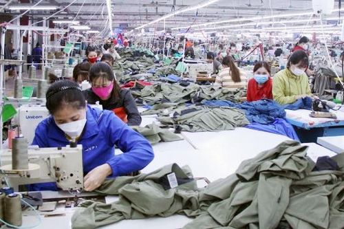Công ty trách nhiệm hữu hạn Sản xuất TMVI: Thưởng Tết hơn 18,4 tỷ đồng cho người lao động