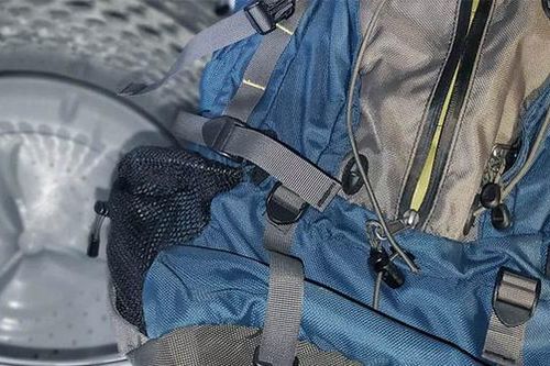 Mẹo giặt balo bằng máy giặt ít người biết
