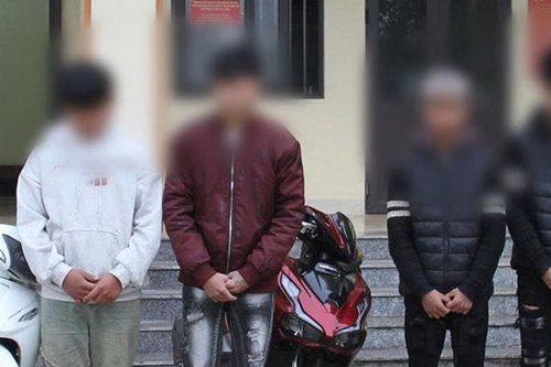 Lào Cai: Xử phạt nhóm thanh thiếu niên bốc đầu, lạng lách xe máy từ clip trên mạng