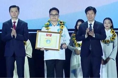 Thêm một 'Sao Tháng Giêng'