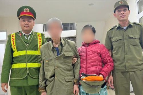 Công an phường Thanh Liệt kịp thời giúp đỡ cụ già đi lạc