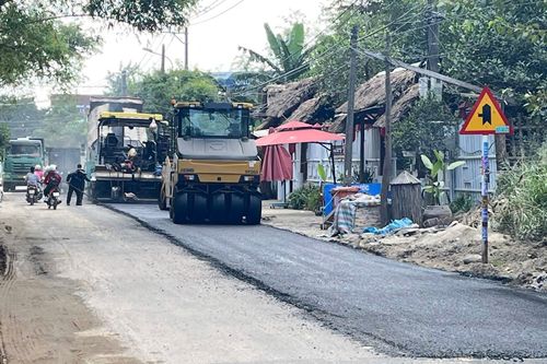 'Vá' ổ voi, ổ gà trên Tỉnh lộ 607B sau phản ánh của Báo Điện tử VTC News