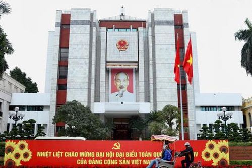 Đồng chí Phạm Quí Tiên xử lý công việc trong thời gian Đoàn đại biểu Đảng bộ TP Hà Nội dự Đại hội XIV