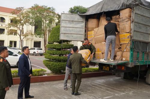Quảng Trị: Triệt phá đường dây mỹ phẩm giả quy mô lớn, thu giữ hơn 25 tấn hàng hóa