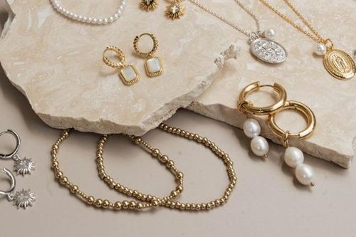 5 sai lầm phổ biến khi chọn trang sức đi tiệc tất niên